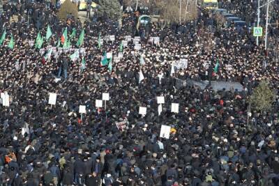 Сотни тысяч чеченцев вышли на митинг в Грозном против Янгулбаевых