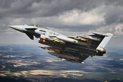 Истребители ВВС Британии отслеживают «неопознанный летательный аппарат» в Шотландии