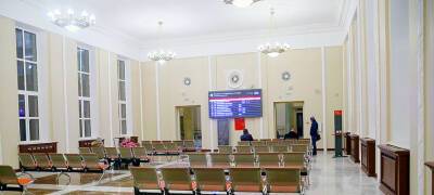 Крыша в отремонтированном здании железнодорожного вокзала в Петрозаводске дала течь
