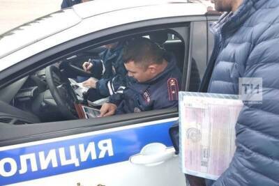 За месяц таксистам Татарстана выписали более тысячи штрафов