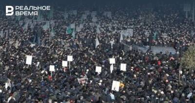 Итоги дня: Верховный суд запретил в России «Колумбайн», снегопад с крыш в Челнах, многотысячный митинг в Чечне
