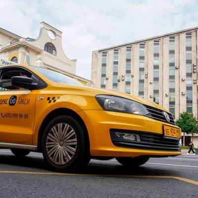 В "Яндекс Go" опровергли зависимость цены поездки на такси от стоимости телефона