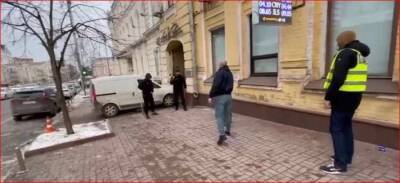 В центре Киева возле здания СБУ произошла стрельба