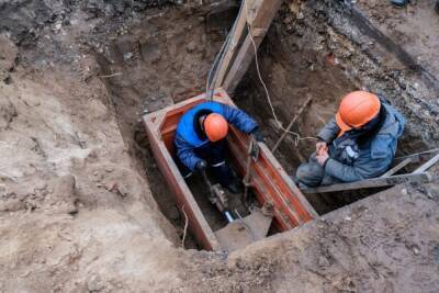 В Краснооктябрьском районе Волгограда ремонтируют водовод после аварии