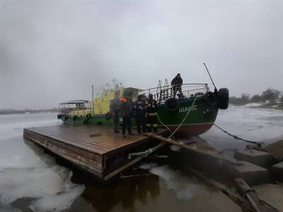 В Ростовской области спасли тонущих рыбаков