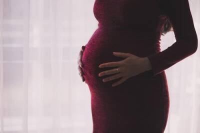 Беременным женщинам напомнили о выплате в размере 30 000 рублей