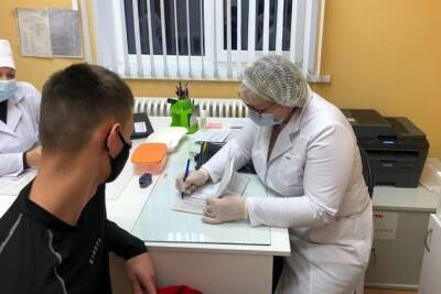 В Курской области от COVID-19 привили 346 подростков
