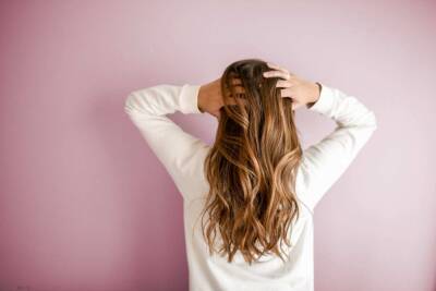 Диетолог Тутельян назвал продукты от выпадения волос после коронавируса
