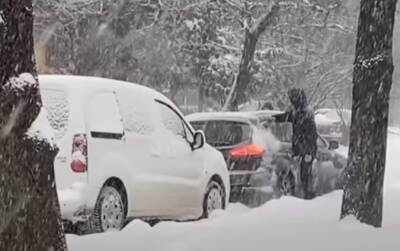 Cнег, дождь, мороз, гололед и потепление: Укргидрометцентр предупредил об опасной погоде 3 февраля