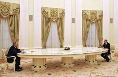 В Кремле рассказали о длинном столе, впечатлившем иностранцев
