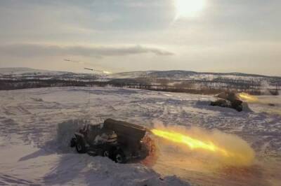 Бойцы ДНР ударили «Градами» по военным ВСУ в районе Светлодарской дуги и разбили их наблюдательный пункт и блиндажи