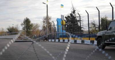Украина временно закрыла пропускной пункт "Счастье", который трижды за стуки обстреляли из гранатометов