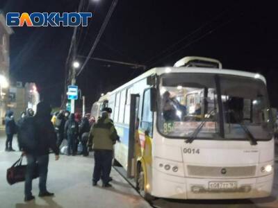«Пропусти, ещё два автобуса едут»: как Таганрог принимает беженцев из ЛНР и ДНР