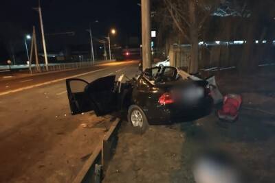 Смертельное ДТП в Ставрополе: пять парней на скорости врезались в столб