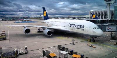 Экипаж самолета Lufthansa отказался лететь в Украину из-за страха войны