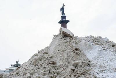 Петербург возглавил антирейтинг регионов по наихудшей уборке снега