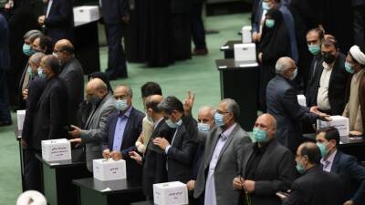 Парламент Ирана потребовал отмены санкций в обмен на переговоры