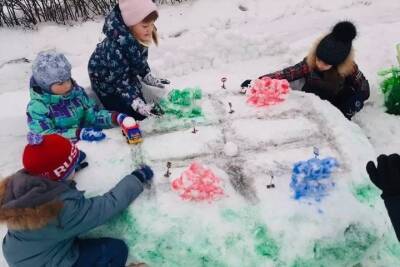 Белгородские дошкольники изучают ПДД в снежных городках