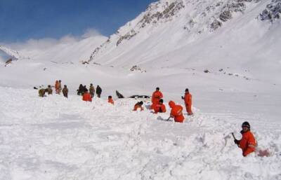 В Киргизии ищут сотрудников китайской компании, пропавших при сходе снежной лавины