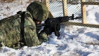Автоматы АК-12 и пистолеты «Грач» на стрельбах роты СпН в Забайкалье