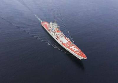 Ракетный крейсер «Пётр Великий» СФ вышел на охоту на подводные лодки условного противника в Баренцево море