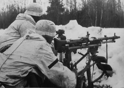 Цепью к пулемету: зачем немцы приковывали солдат к оружию - Русская семерка