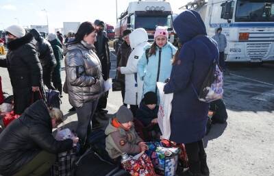 Выплаты в 10 тысяч рублей получили 700 эвакуированных в Россию жителей Донбасса