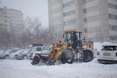 Борьбу южно-сахалинских УК со снегом взяли на контроль