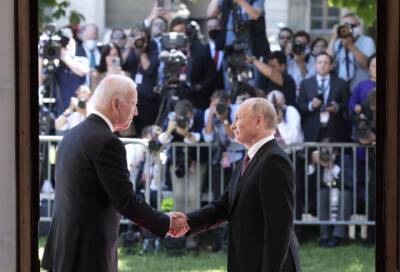 Елисейский дворец: Путин и Байден приняли предложение Макрона о проведении саммита по безопасности