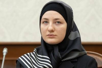 Рамзан Кадыров - Айшат Кадыров - Дочь Кадырова стала замруководителя секретариата главы Чечни - kavkaz.mk.ru - респ. Чечня