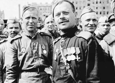 «За победу над Японией»: почему это единственная медаль, где Сталин смотрит направо - Русская семерка