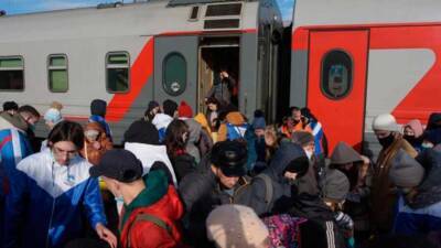 Более 53 тысяч беженцев из республик пересекли границу России