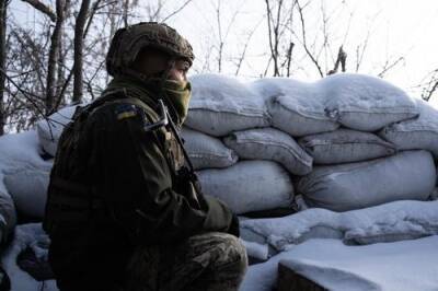 TG-канал «Сводки ополчения Новороссии» разместил видео из района боя под Мариуполем, снятое из окопа армии Украины