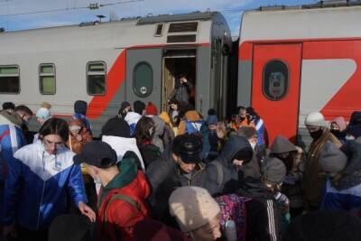 Границу России пересекли 53 тысяч беженцев из Донбасса