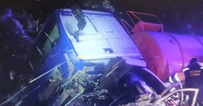 Четверо погибли в ДТП с участием легковушки и грузовика под Пермью