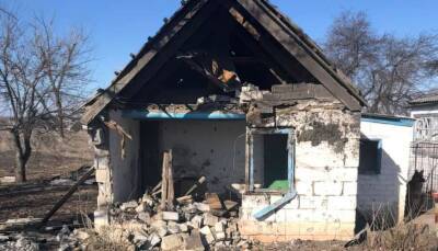 За четыре дня из-за обстрелов боевиков на Донбассе повреждены 104 дома