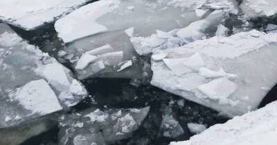 Трагедия на рыбалке: в Днепре пять человек провалились под лед