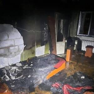 В Коммунаровском районе Запорожья горела пятиэтажка. Фотофакт