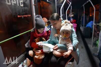 Оккупанты уже два дня «морозят» эвакуированных из ОРДЛО украинцев в холодных автобусах, лишая их сна и еды, - Денисова