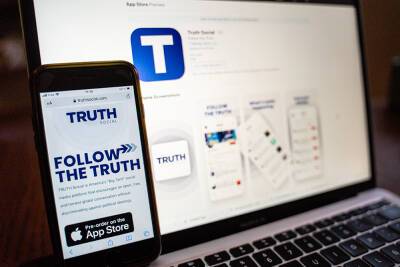 В App Store появилось приложение новой соцсети Дональда Трампа Truth Social