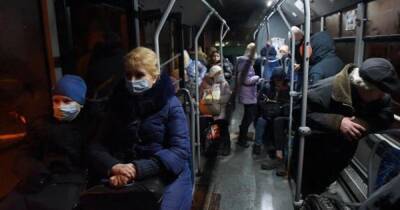 Эвакуированных жителей ОРДЛО двое суток держат в холодных автобусах без еды и сна, - Денисова (фото)