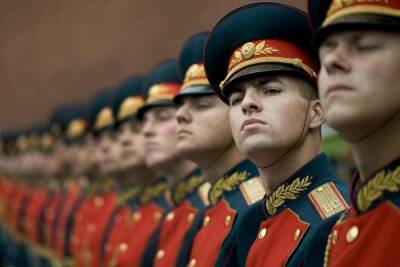 Администрация Петрозаводска запустила фотофлешмоб «Защитники Отечества»