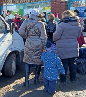 Крымчане собрали гуманитарную помощь эвакуированным жителям Донбасса