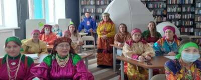 Жители ЯНАО написали этнодиктант на языках коренных народов - runews24.ru - окр. Янао - Салехарда