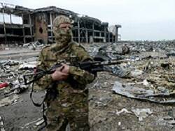 В районе Донецкого аэропорта прогремели взрывы и ведется артобстрел
