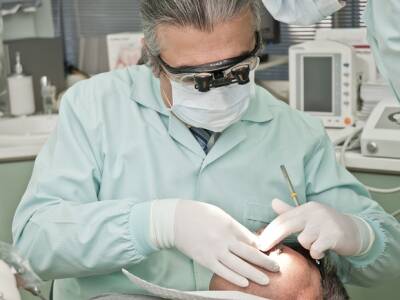 Эксперты-стоматологи назвали привычки, которые день за днем разрушают зубы