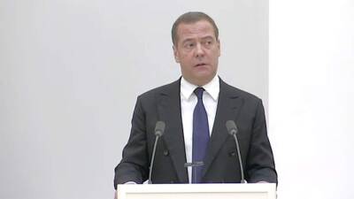 Медведев высказался о признании ДНР и ЛНР большинством россиян