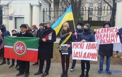 В Варшаве у посольства РФ прошла акция протеста