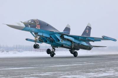 Военные показали фотографии рокочущих над Воронежем Су-34
