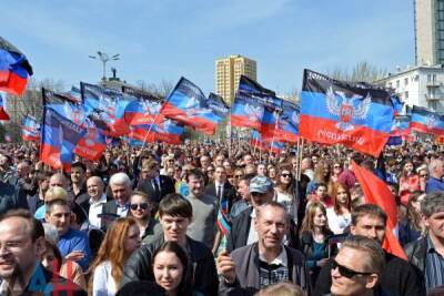 Восемь лет насилия: Россию вынуждают признать Донецк и Луганск